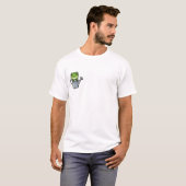 Adorable Green Frog Sitting Inside Rustic Watering Tシャツ (正面フル)