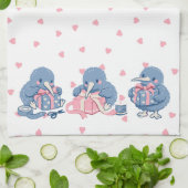 Adorable kawaii Kiwi love bird Valentine Cute Pink キッチンタオル (折り畳み)