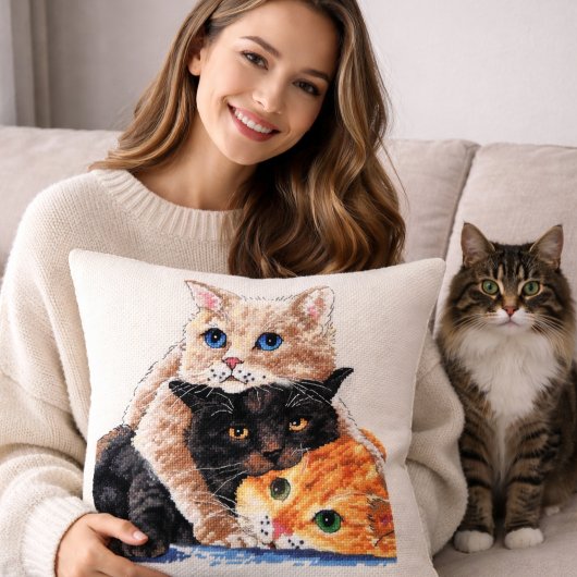 Adorable Kitten Cross Stitch Design クッション