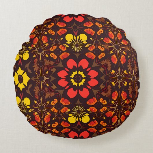 Adorable Lion Cub Sitting Portrait Illustration ラウンドクッション (正面)