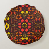 Adorable Lion Cub Sitting Portrait Illustration ラウンドクッション (裏面)