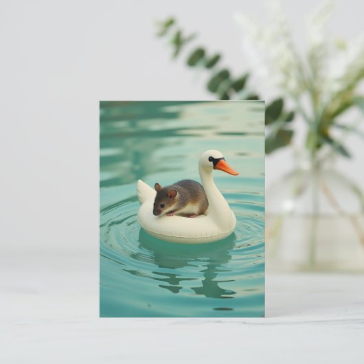 Adorable Mouse on a Swan Pool Float ポストカード (スタンド正面)