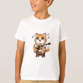 Adorable Orange Tabby Cat Playing Acoustic Guitar Tシャツ (正面)