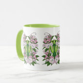 Adorable Praying Mantis And Mountain Laurel  マグカップ (正面左)