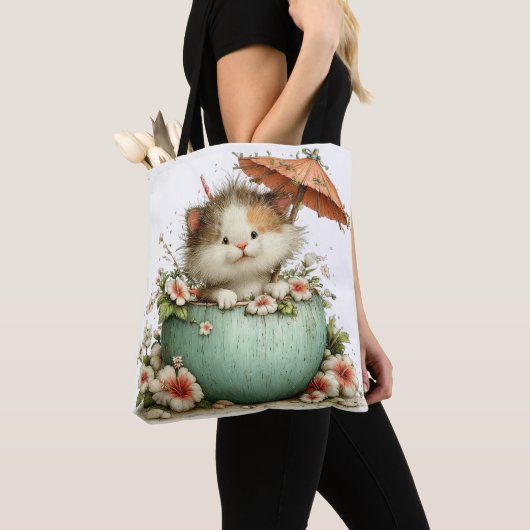 ADORABLE QUIRKY SUMMER THEMED KITTEN トートバッグ (クローズアップ)