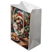 Adorable Shih Tzu Dog in Christmas Mug Cozy Art ミディアムペーパーバッグ (裏面アングル)