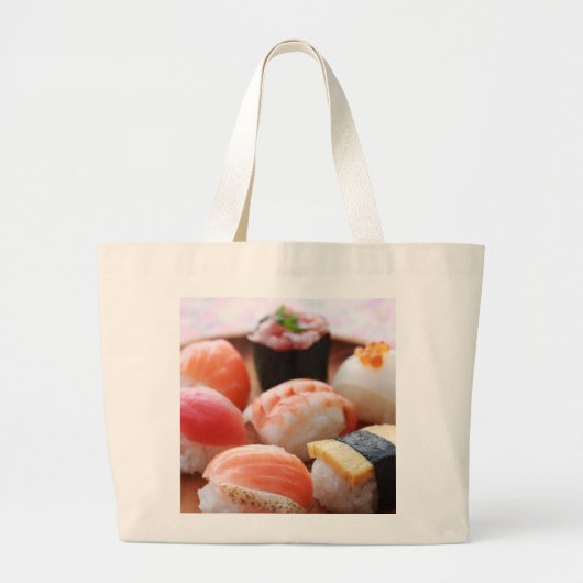 Adorable Sushi Selection on Wooden Plate Tote ラージトートバッグ (正面)