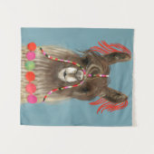 Adorned Llama – ブラウン タペストリー (正面(横))