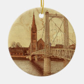 Adorno De Ceramica The Bouncy Bridge (インバネス – セラミックオーナメント (正面)