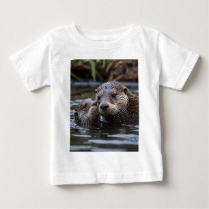 Adrift in Love:ミイラとベビーオッター川 ベビーTシャツ