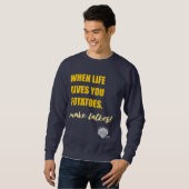 Adults' Hanukkah Sweatshirt - "Make latkes" スウェットシャツ (正面フル)