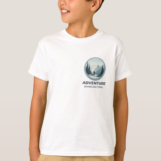 ADVENTURE – 無限のスリル | 高級コットンTシャツ Tシャツ (正面)