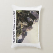 Adventure Awaits. Fantasy landscape アクセントクッション (裏面(縦))