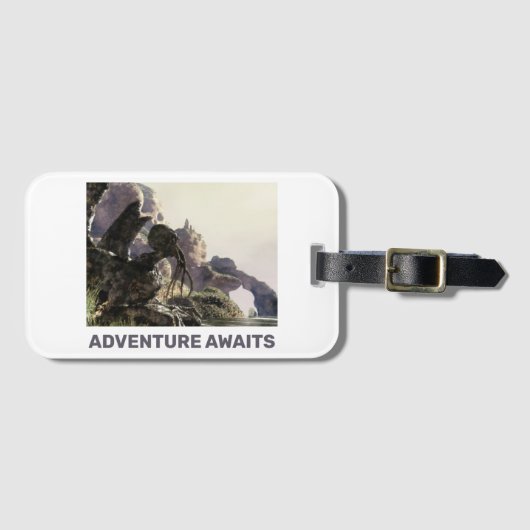 Adventure Awaits. Fantasy landscape ラゲッジタグ (正面横)
