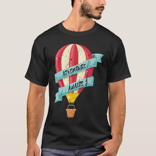 Adventure Awaits Hot Air Balloon Design Ballooning Tシャツ (正面)