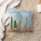 Adventure Awaits Personalized Woodland Animal Gift クッション (ブランケット)
