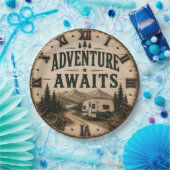 Adventure Awaits Rustic Camper Camping Mountain ペーパープレート (パーティー)