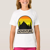 Adventure Awaits Tシャツ (正面)