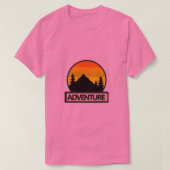Adventure Awaits Tシャツ (デザイン正面)