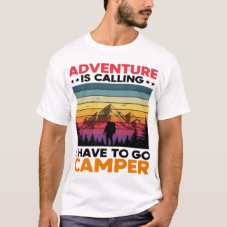 Adventure Camper Retro Mountain Camping Design Tシャツ