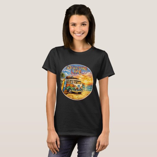 Adventure Life Retro Hippie Beach Sunset Graphic Tシャツ (正面フル)