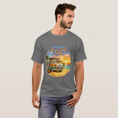 Adventure Life Retro Hippie Beach Sunset Graphic Tシャツ (正面フル)