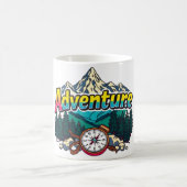 Adventure Mountain – Outdoor Hiking Nature Design コーヒーマグカップ (中央)
