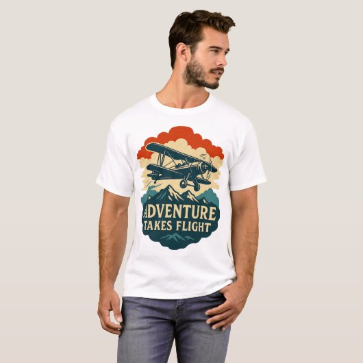Adventure Takes Flight Retro Airplane Art Tシャツ (正面フル)