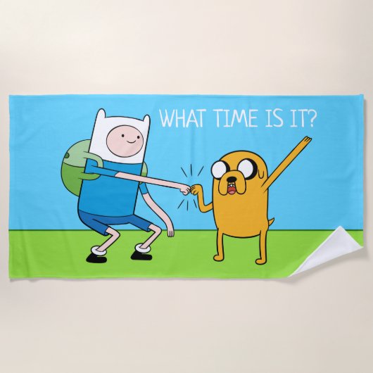 Adventure Time | Finn & Jake Fist Bump ビーチタオル (正面)