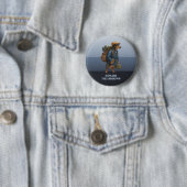 Adventurous Dachshund Hiker Home Is Where My Pack 缶バッジ (インサイチュ)