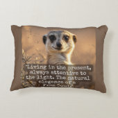 Adventurous Meerkat Living アクセントクッション (裏面)