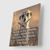 Adventurous Meerkat Living スクエア壁時計 (傾斜)