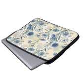 Aesthetic Blue Wildflowers ラップトップスリーブ (正面下部)