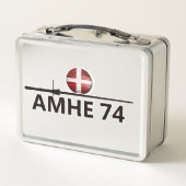 Affiche logo AMHE du 74 メタルランチボックス (裏面)