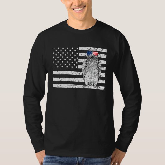 African Grey 4th of July Bird US American Flag Pat Tシャツ (正面)