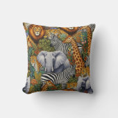 AFRICAN SAFARI ANIMALS Throw Pillow クッション (正面)