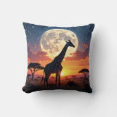 African Sunset Moon Giraffe & African St Mkt Pillo クッション (正面)