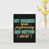 Age Defying Acts Funny Old Retirement Grandparents カード (黄色い花)