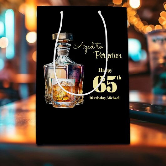 Aged to Perfection Men's 65th Whiskey Birthday  ミディアムペーパーバッグ