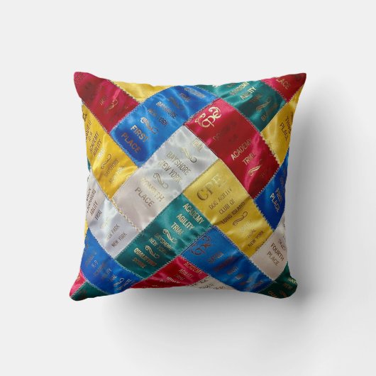 Agility Ribbons Throw Pillow クッション (裏面)
