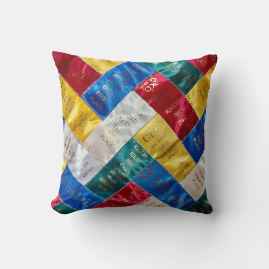 Agility Ribbons Throw Pillow クッション (正面)
