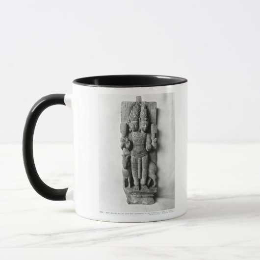 Agniの二重頭のイメージを描写するレリーフ、浮き彫り マグカップ (左)