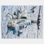 AH-1Wコブラすごいー フリースブランケット (正面(横))