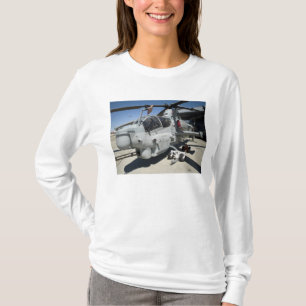 AH-1Zによってすごいコブラの攻撃用ヘリコプター Tシャツ