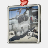 AH-1Zコブラすごい攻撃ヘリコプター メタルオーナメント (左)