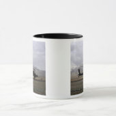 AH-64Aアパッチが離陸する マグカップ (中央)