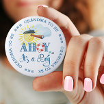 Ahoy It's a Boy Grandy To Be Baby Shower Button 缶バッジ<br><div class="desc">Ahoyそれは男の子のシャワーまたは妊娠の発表ボタンでありますAhoyそれは男の子であなたパーソナライズされたの文字とカスタム一緒に。このデザインは、望遠鏡を通して見ている帽子をかぶった太陽を特徴としている。Ahoy少年はライフブイリングを持っ飾て、デザインは青の一般的な色の物語を赤と白持つ。一致するアイテムをストアを参照するか、メッセージを表示して作成する。</div>