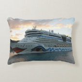 AIDAluna Cruise Ship in Road Town on Tortola アクセントクッション (正面)