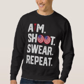 Aim Shoot Swear Repeat Dartboard Target Bullseye スウェットシャツ (正面)