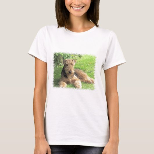 Airedaleテリアの女性はT-S'hirtに合いました Tシャツ (正面)